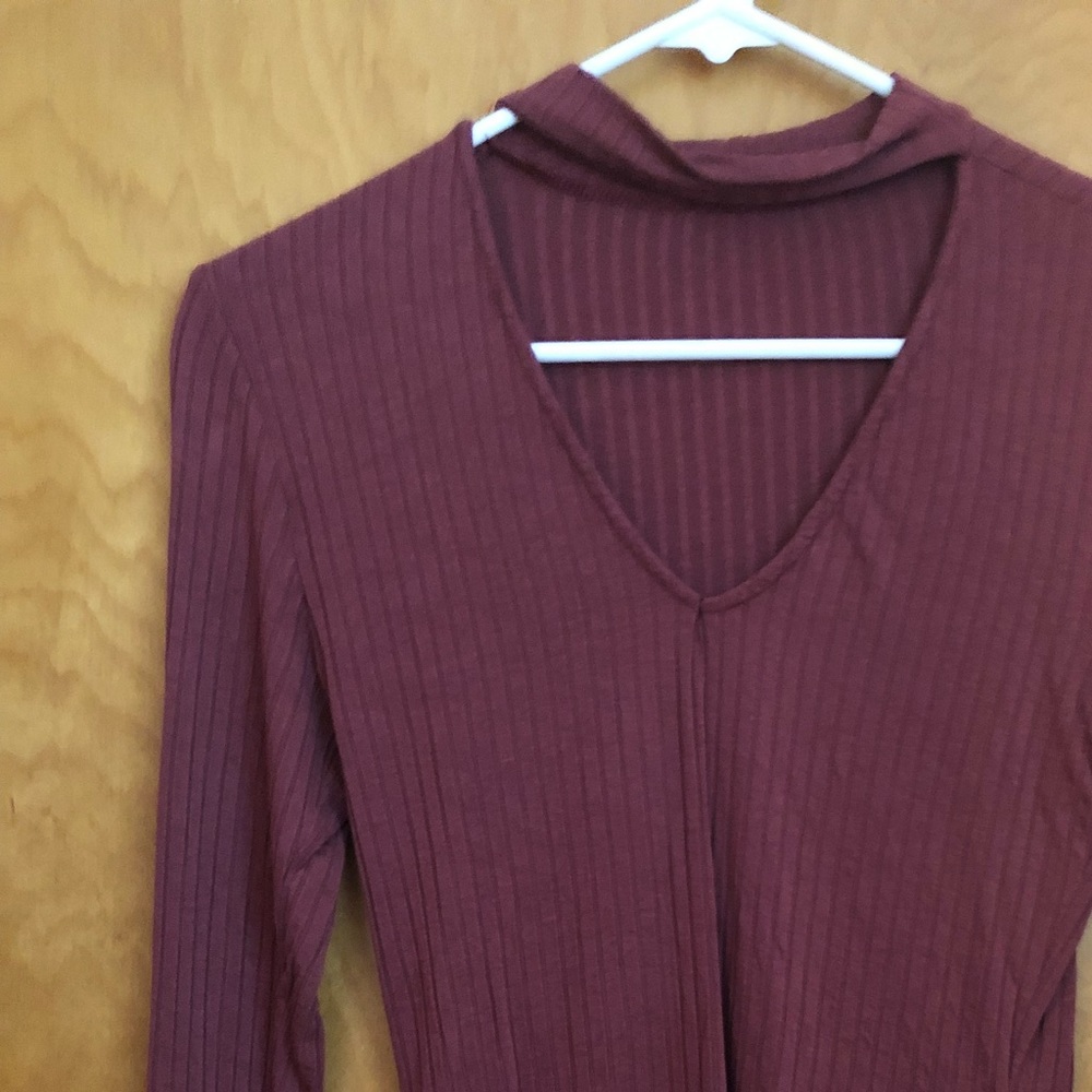 Long sleeve choker top